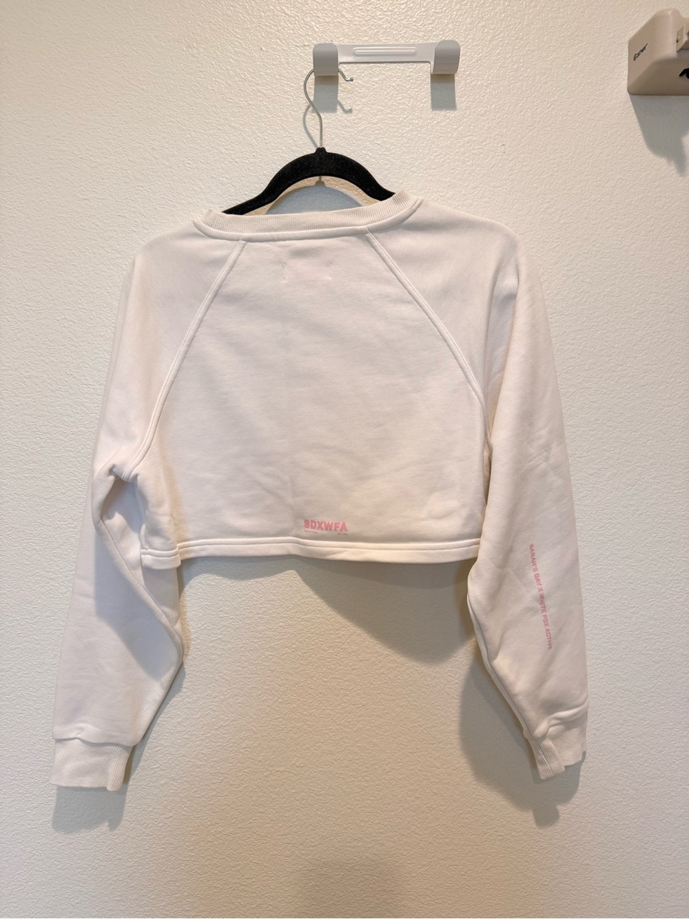 Sarah’s Day x Whitefox white Pullover Sweatshirt and sweat shorts with Pink Logo - Picture 3 of 5